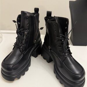 Black Women's Lace-Up Ankle Boots